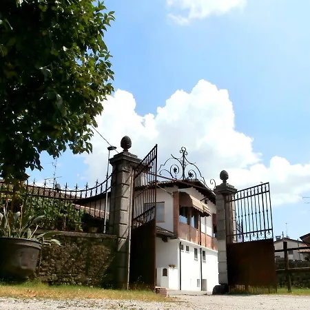 Nella Terra Di Mezzo Panzió Caporiacco